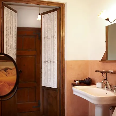 Antico Borgo Sanda Maggiore * Casalzuigno