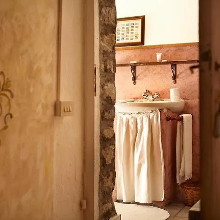 Antico Borgo Sanda Maggiore * Casalzuigno