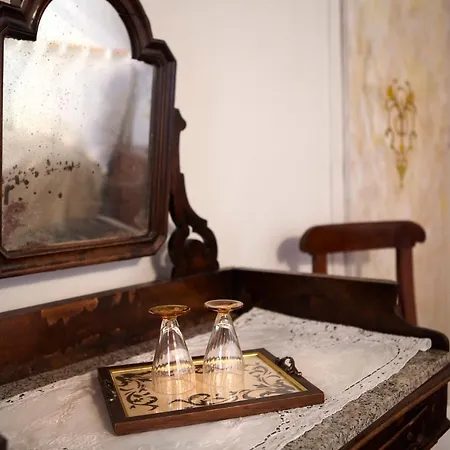 Bed & Breakfast Antico Borgo Sanda Maggiore *
