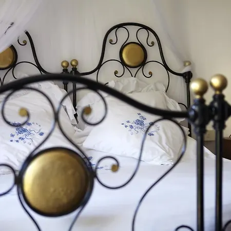 Bed & Breakfast Antico Borgo Sanda Maggiore 4*